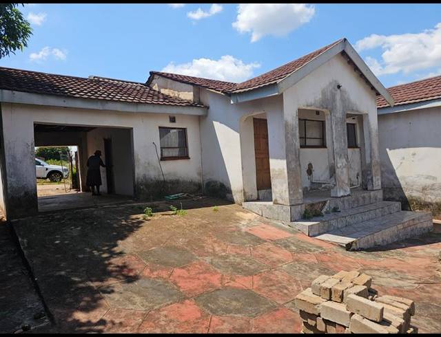 3 BEDROOM HOUSE FOR SALE IN MANIINI